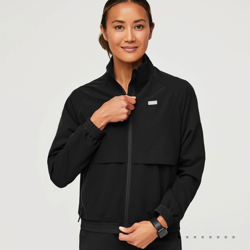 Figs Sydney scrub jacket black size medium nwt